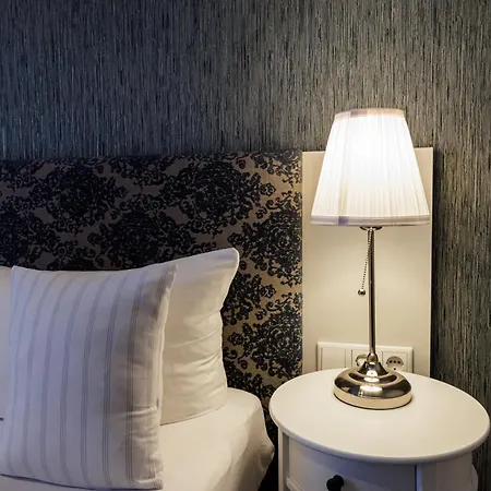 Отель Flair Zum Storchen Бад-Виндсхайм